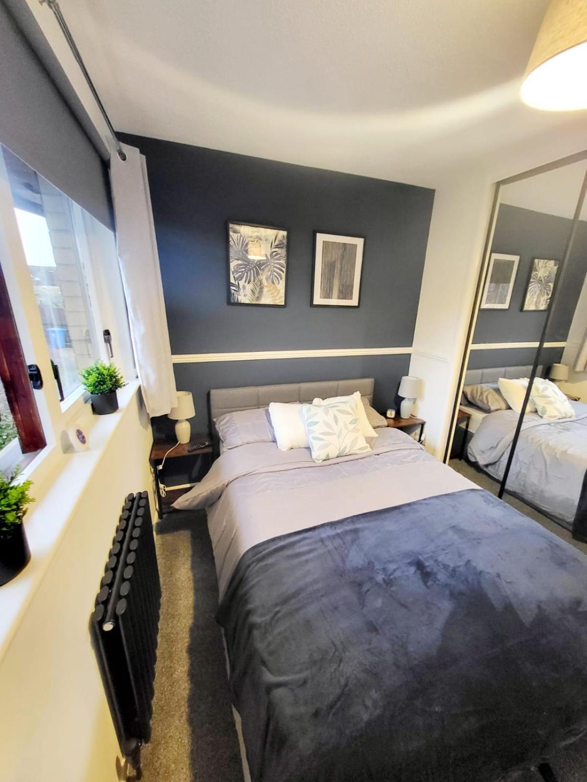 Stylish Home In Linlithgow With Free Parking Exterior foto
